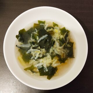ダシダで簡単☆白菜とわかめの韓国風スープ